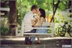 Романтичный поцелуй на качелях в парке, Одесса, свадебный фотограф в Молдове