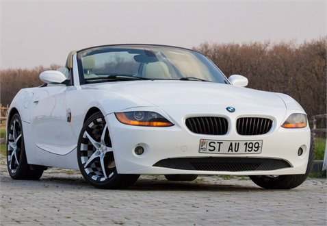 Kortej.md — Un nou cabriolet BMW Z4 de culoare albă