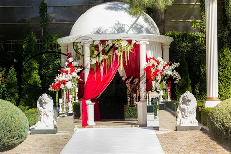 Цвет страсти, огня и любви — красная свадьба от свадебного агентства "Айлавью" 