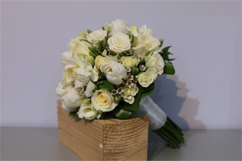 Аtelier de design floral "NoRideFlori" — buchetul miresei — simbolul nunții