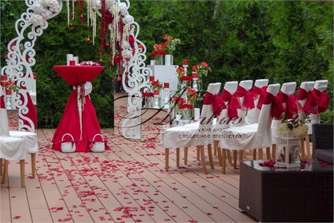 Свадебное агентство "Айлавью" — Оформление в красном цвете