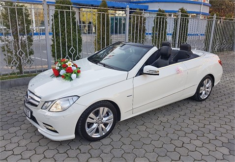 Mercedes Clasa E — cabriolet elegant pentru nunta ta de la "Kortej.md"