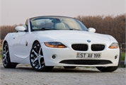 Kortej.md — Un nou cabriolet BMW Z4 de culoare albă