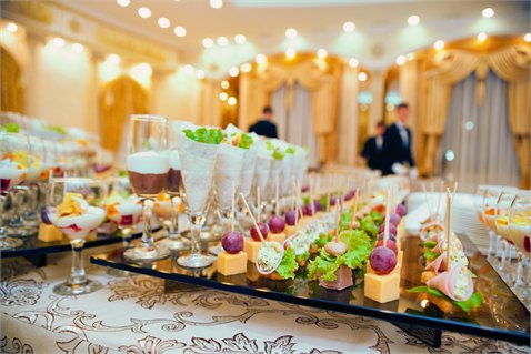 Tablouri, angajamente, nunti, botezuri si zile de nastere la estaurantul "Miadora"