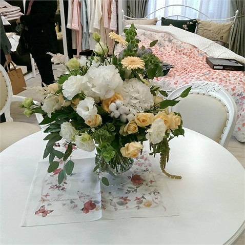 Decorarea nunții în tematica iernii de la "NoRi de Flori"