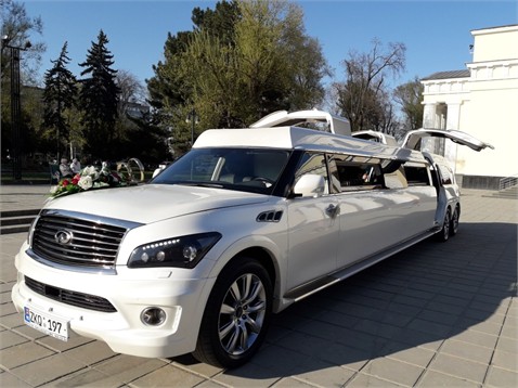 INFINITI QX 56 — 13 m